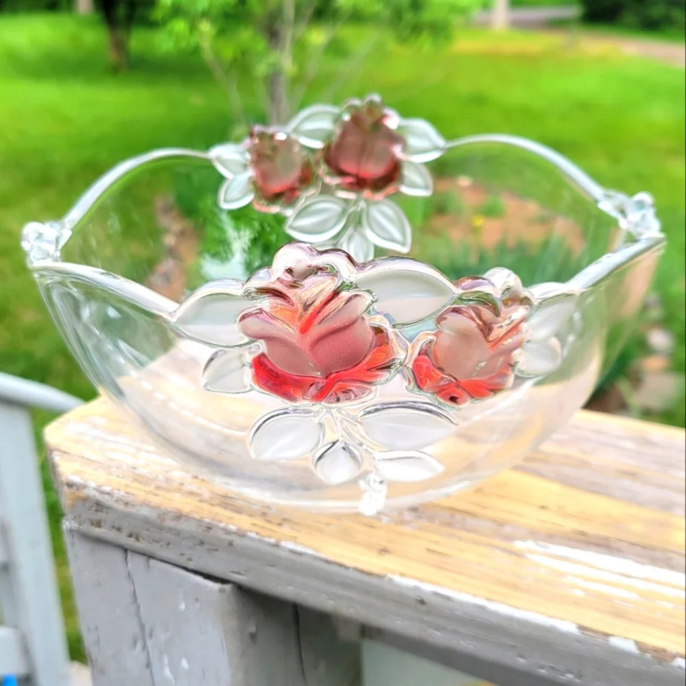 Vtg Bowl Heavy Clear Glass Crystal Frosted Leaves Red Roses Fruit Vegetable